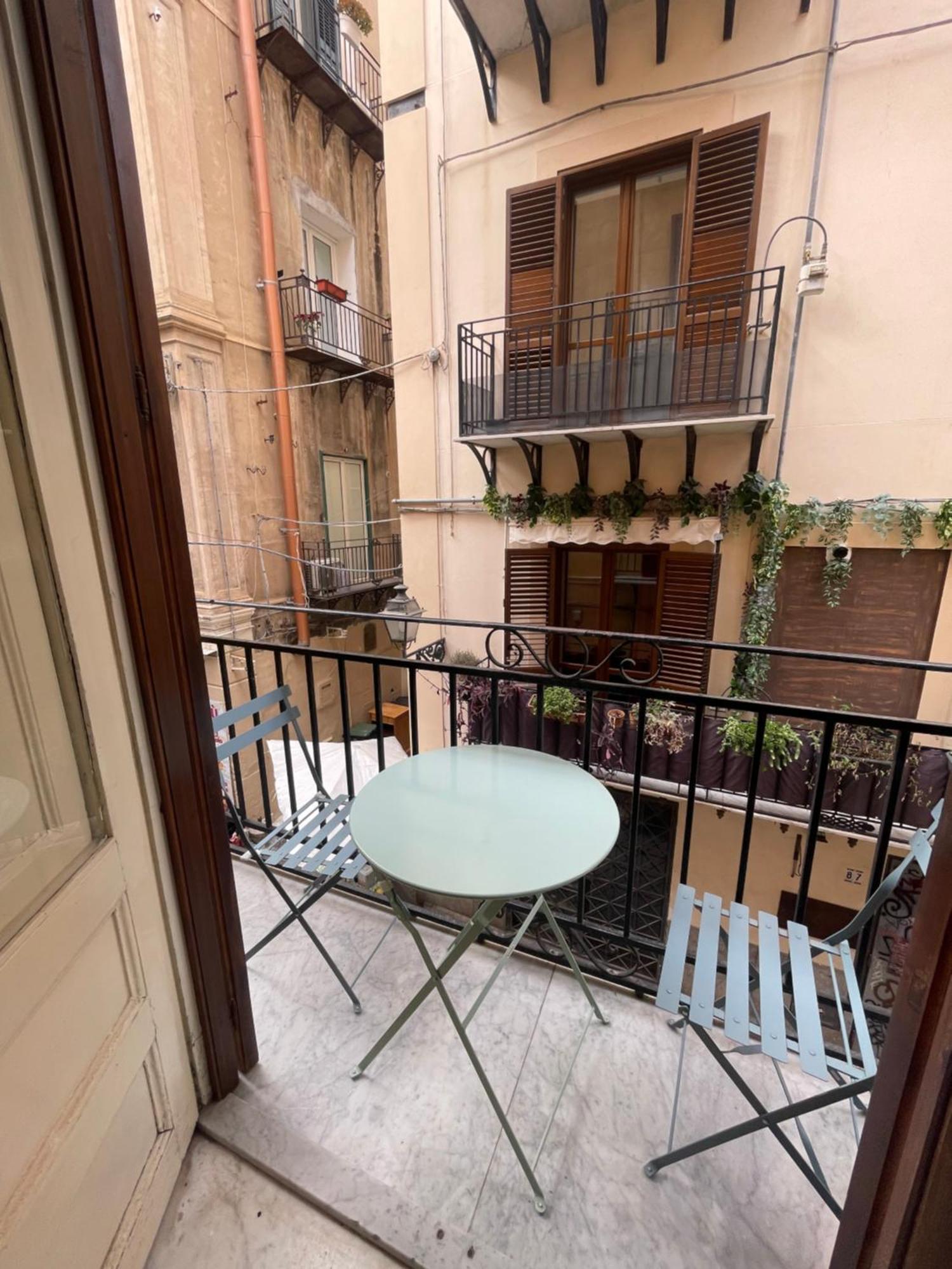 Le Colonne Del Massimo - Apartment In Front Of Massimo Theatre Palermo Bagian luar foto